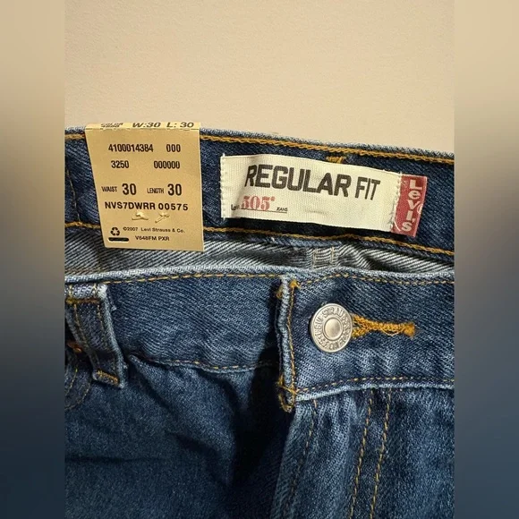Levi's Men's 505 Regular Fit Jeans - Picture 6 of 7